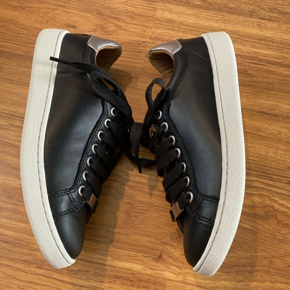 UGG Milo sneakers size 6. NIB - Picture 4 of 11